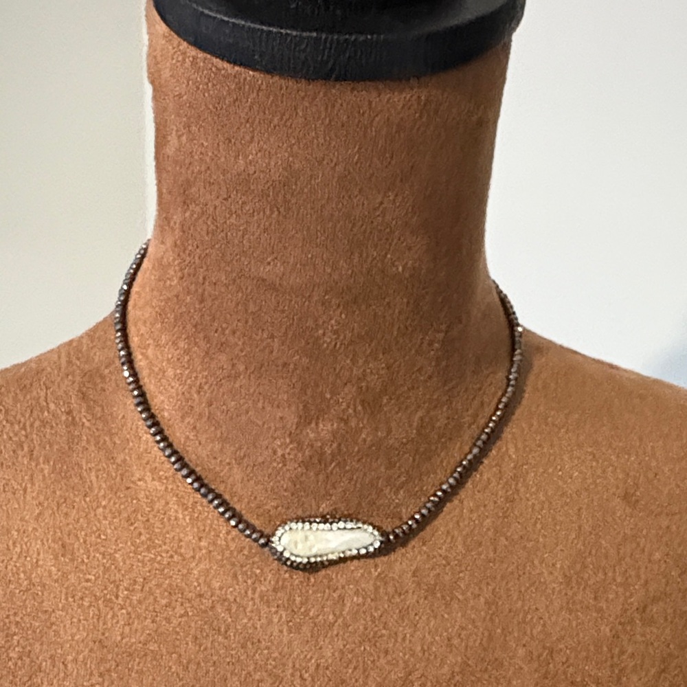 Lucas Lameth Elegant baroque pearl and sterling silver beaded necklace - Picture 2 of 7